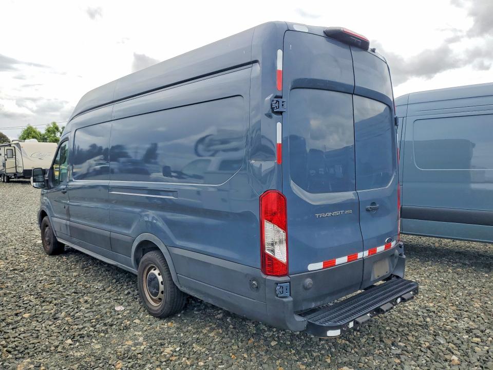 48048896 :رقم المزاد ، 1FTBR3X82LKA87503 vin ، 2020 Ford Transit مزاد بيع