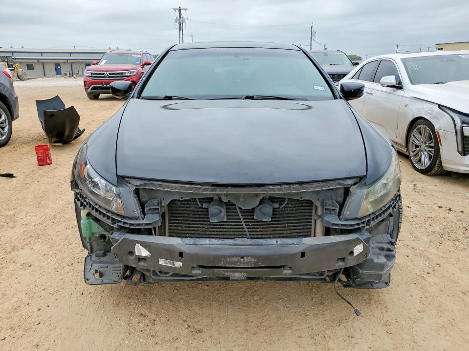 52493026 :رقم المزاد ، 1HGCS2B81BA002649 vin ، 2011 Honda Accord مزاد بيع