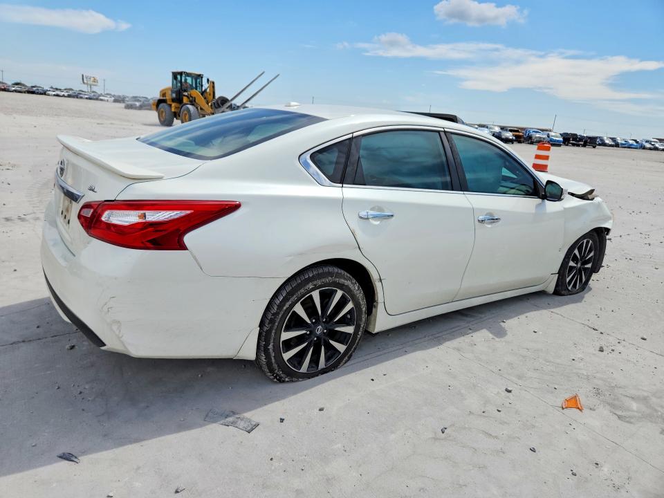 55447726 :رقم المزاد ، 1N4AL3APXHC493968 vin ، 2017 Nissan Altima مزاد بيع