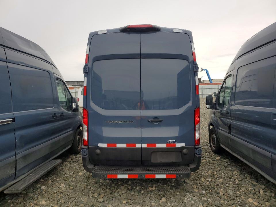 51654226 :رقم المزاد ، 1FTBR3X85LKB27007 vin ، 2020 Ford Transit مزاد بيع