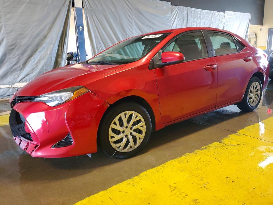 53392976 :رقم المزاد ، 5YFBURHE2HP643615 vin ، 2017 Toyota Corolla مزاد بيع