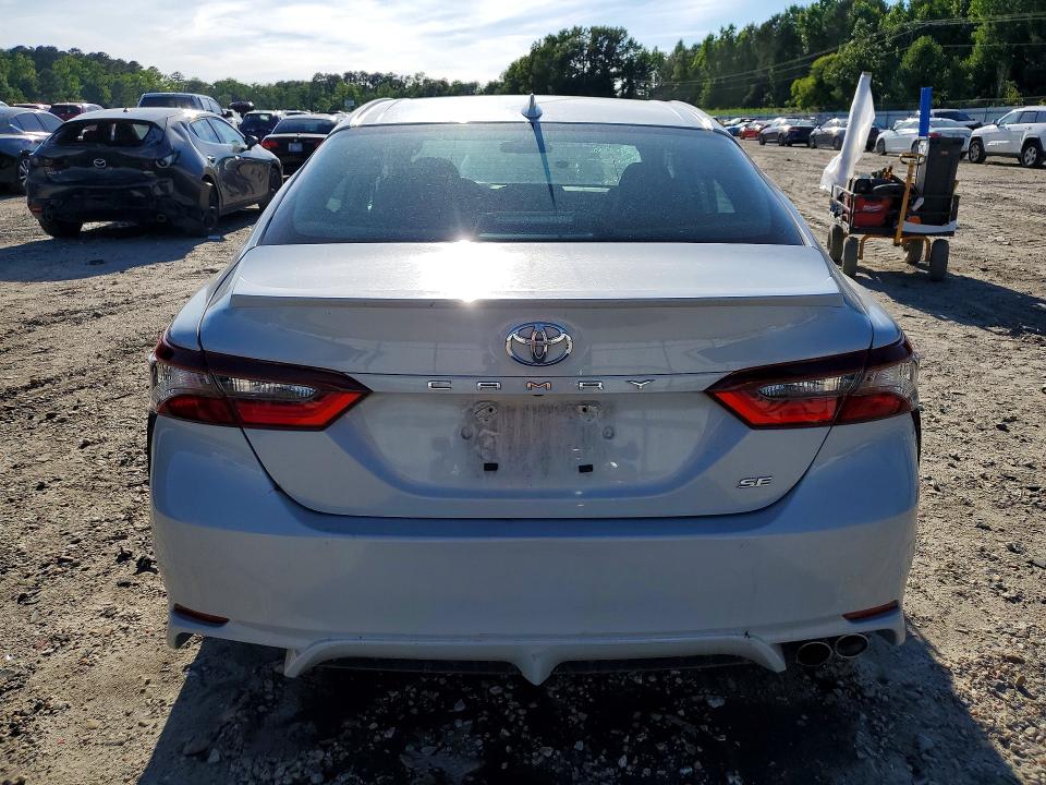 Auction sale of the 2022 Toyota Camry, vin: 4T1G11AK2NU057720, lot number: 54780366