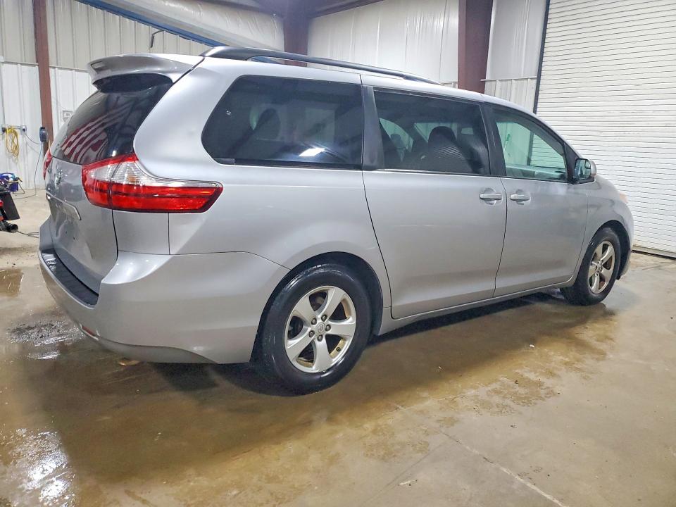 54676006 :رقم المزاد ، 5TDKK3DCXFS583983 vin ، 2015 Toyota Sienna مزاد بيع