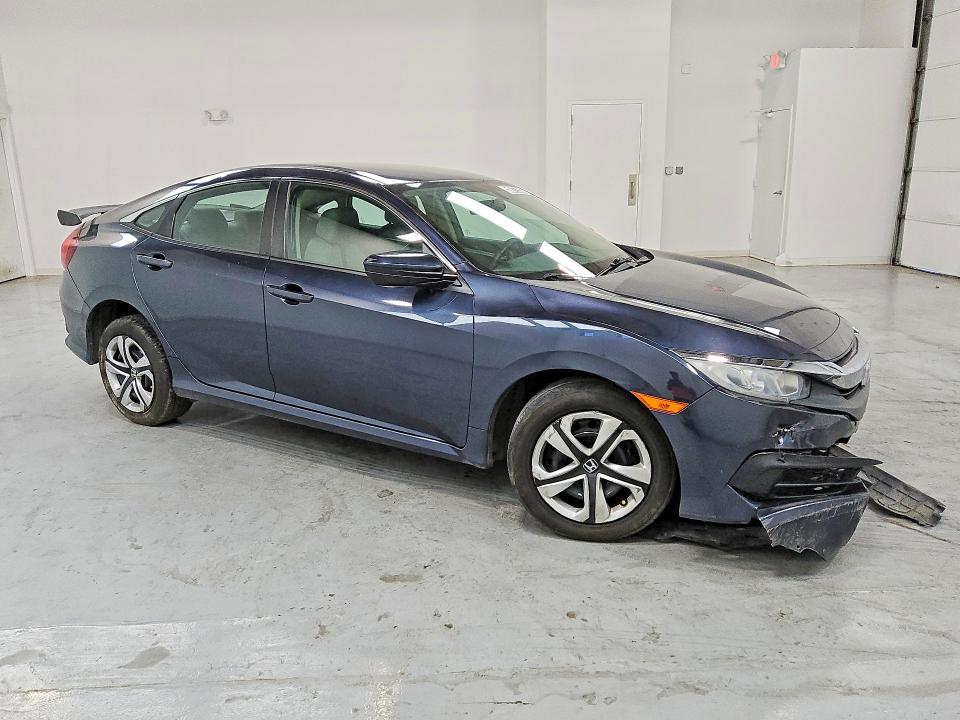 Продаж на аукціоні авто 2018 Honda Civic, vin: 19XFC2F50JE204001, номер лоту: 50617356