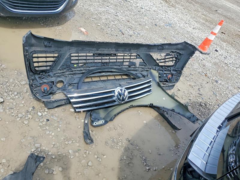 2017 Volkswagen Touareg მანქანა იყიდება აუქციონზე, vin: WVGRF7BP3HD004584, აუქციონის ნომერი: 54683006