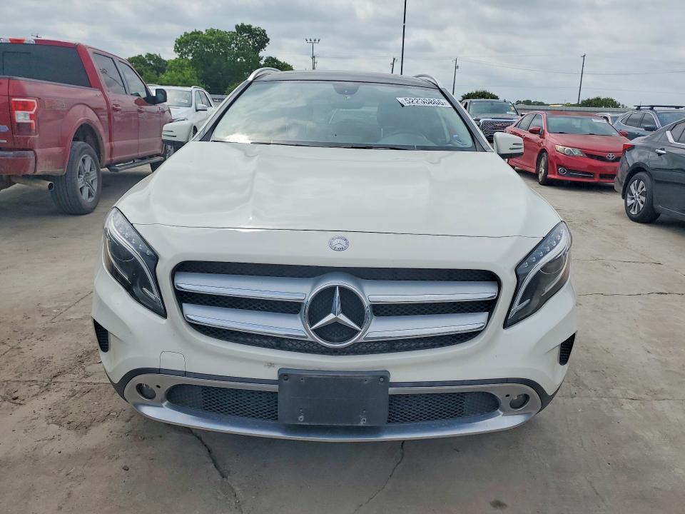 52233866 :رقم المزاد ، WDCTG4GB2FJ100881 vin ، 2015 Mercedes Benz Gla مزاد بيع