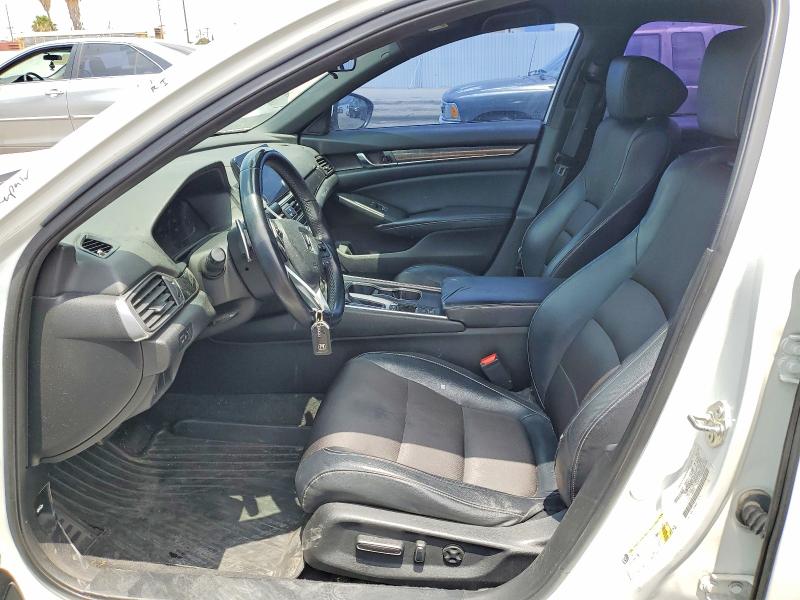 Продажа на аукционе авто 2018 Honda Accord, vin: 1HGCV1F30JA108721, номер лота: 54888166