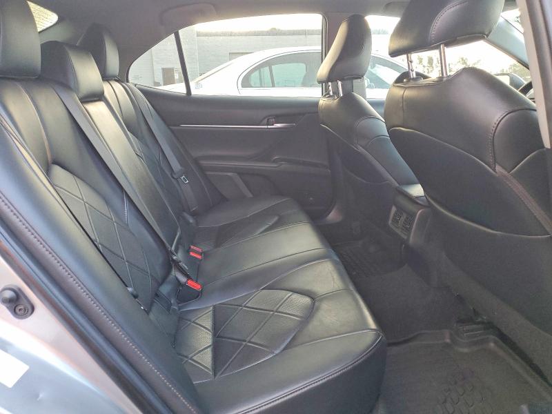 55051656 :رقم المزاد ، 4T1B11HK2KU162303 vin ، 2019 Toyota Camry مزاد بيع