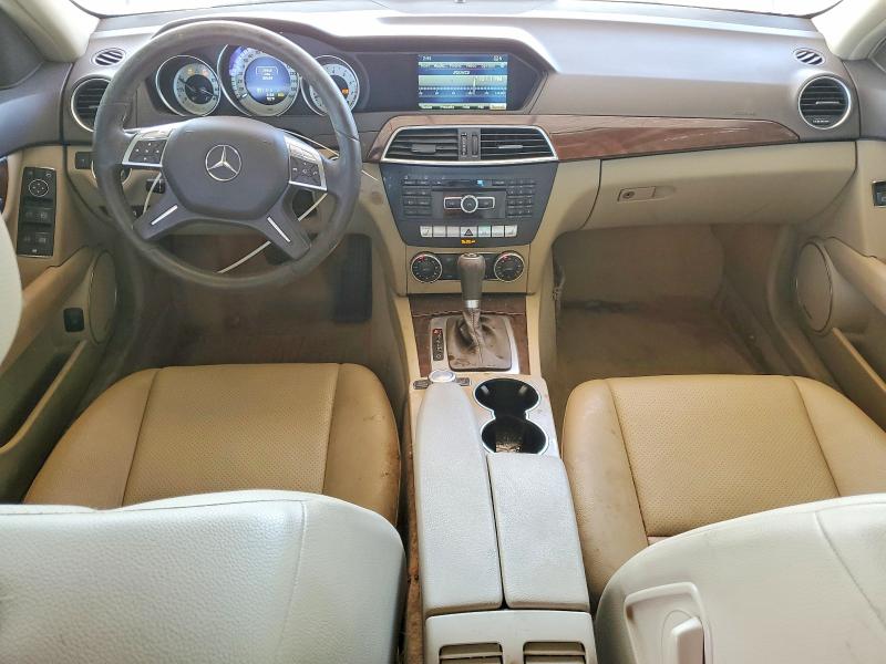 2014 Mercedes-benz C მანქანა იყიდება აუქციონზე, vin: WDDGF8AB4EG178543, აუქციონის ნომერი: 55429356