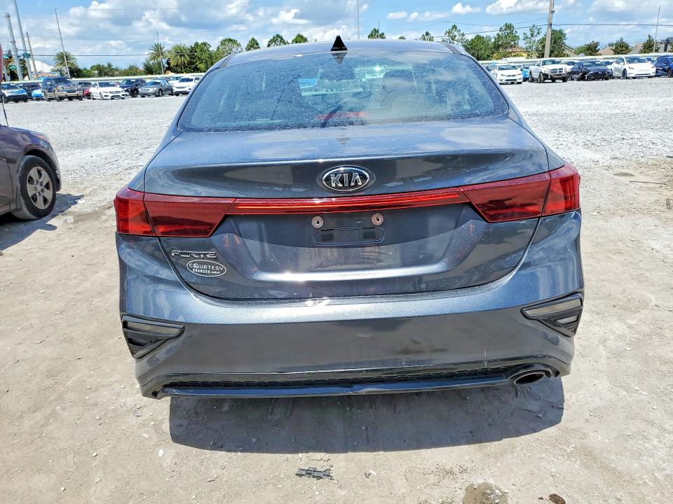 2021 Kia Forte მანქანა იყიდება აუქციონზე, vin: 3KPF24AD4ME391583, აუქციონის ნომერი: 53528796