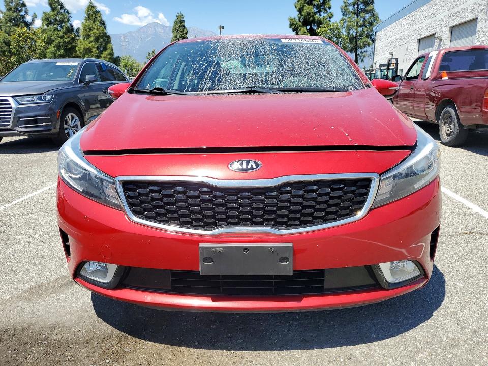 52714666 :رقم المزاد ، 3KPFL4A76JE228663 vin ، 2018 Kia Forte مزاد بيع