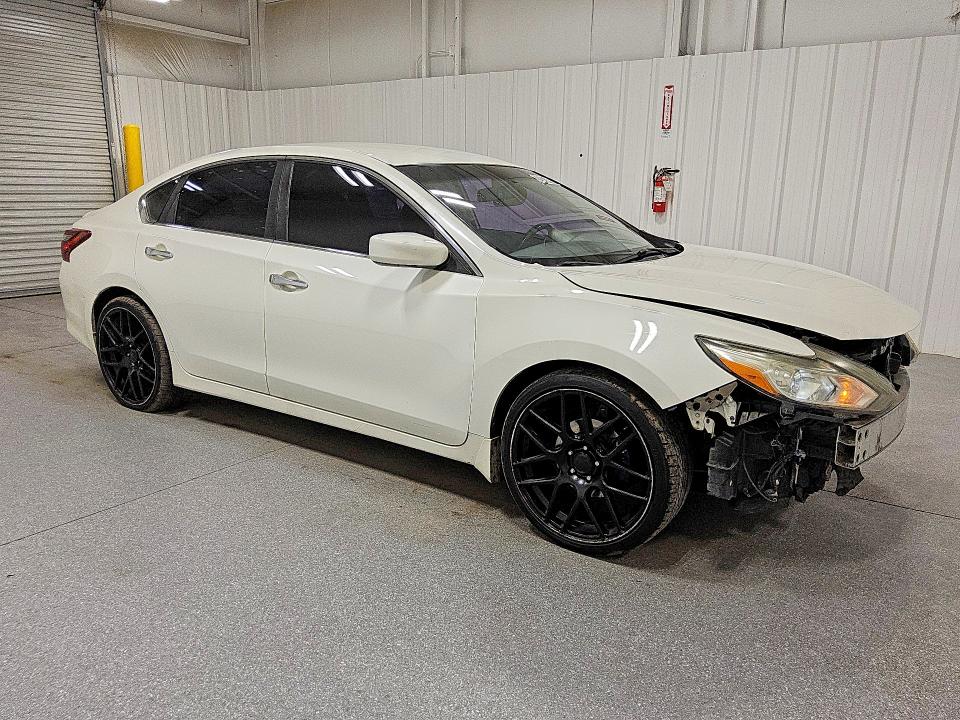 Продажа на аукционе авто 2018 Nissan Altima, vin: 1N4AL3AP4JC220711, номер лота: 52927496
