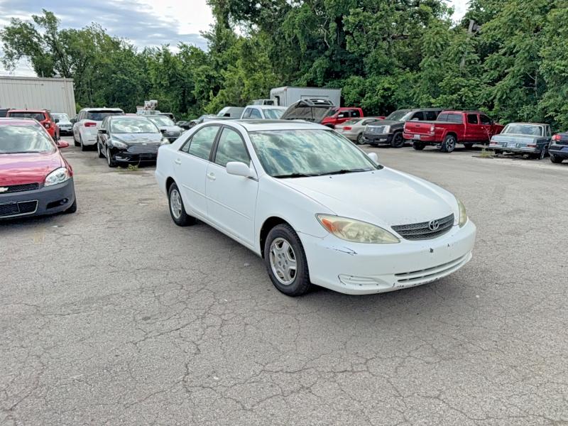 53919696 :رقم المزاد ، 4T1BF32KX3U060738 vin ، 2003 Toyota Camry مزاد بيع