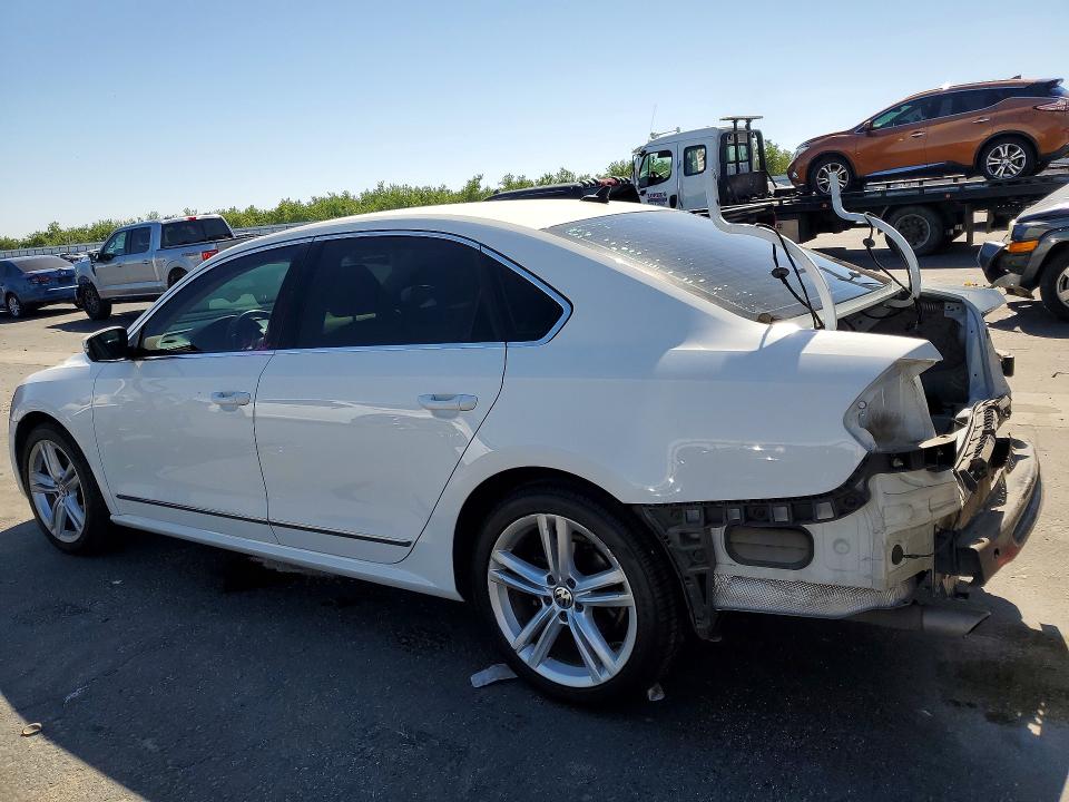 53061076 :رقم المزاد ، 1VWCN7A39EC075430 vin ، 2014 Volkswagen Passat مزاد بيع