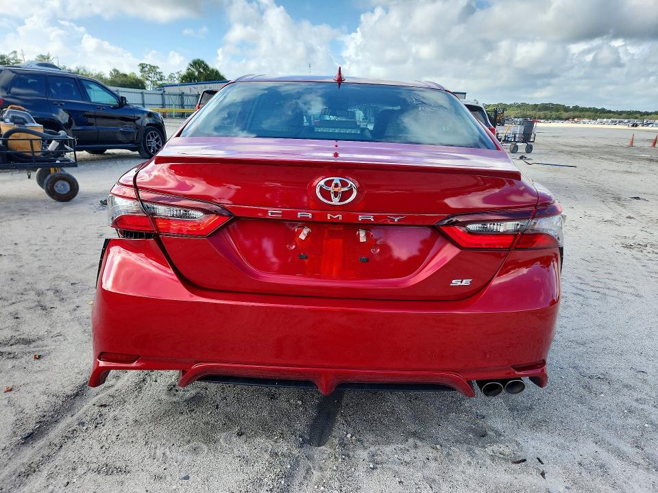53796206 :رقم المزاد ، 4T1G11AK2NU041503 vin ، 2022 Toyota Camry مزاد بيع