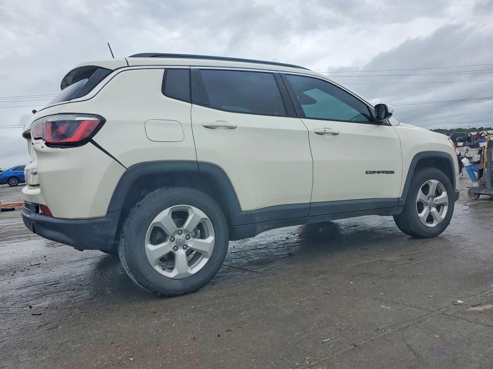 54806116 :رقم المزاد ، 3C4NJDBB3JT270515 vin ، 2018 Jeep Compass مزاد بيع