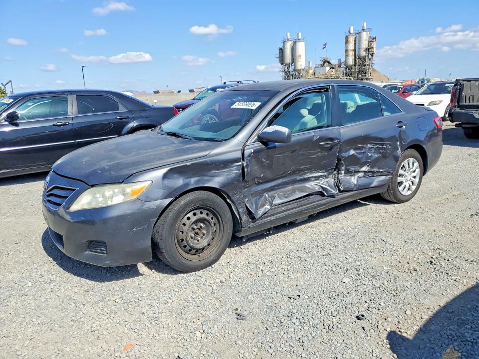 54559096 :رقم المزاد ، 4T1BF3EK4AU526303 vin ، 2010 Toyota Camry مزاد بيع