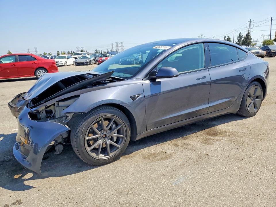 53651116 :رقم المزاد ، 5YJ3E1EB4NF275975 vin ، 2022 Tesla Model 3 مزاد بيع