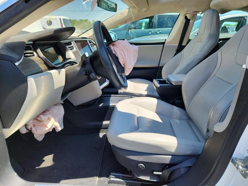 53833816 :رقم المزاد ، 5YJSA1E27GF153850 vin ، 2016 Tesla Model S مزاد بيع