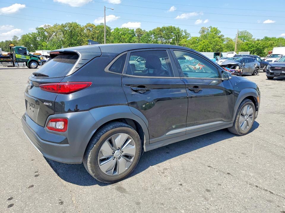 2021 Hyundai Kona მანქანა იყიდება აუქციონზე, vin: KM8K23AG1MU135000, აუქციონის ნომერი: 53874876