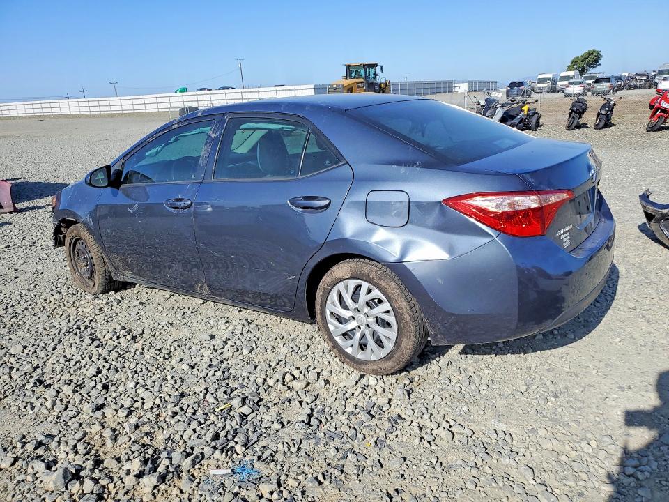 52967426 :رقم المزاد ، 2T1BURHE7JC989830 vin ، 2018 Toyota Corolla مزاد بيع