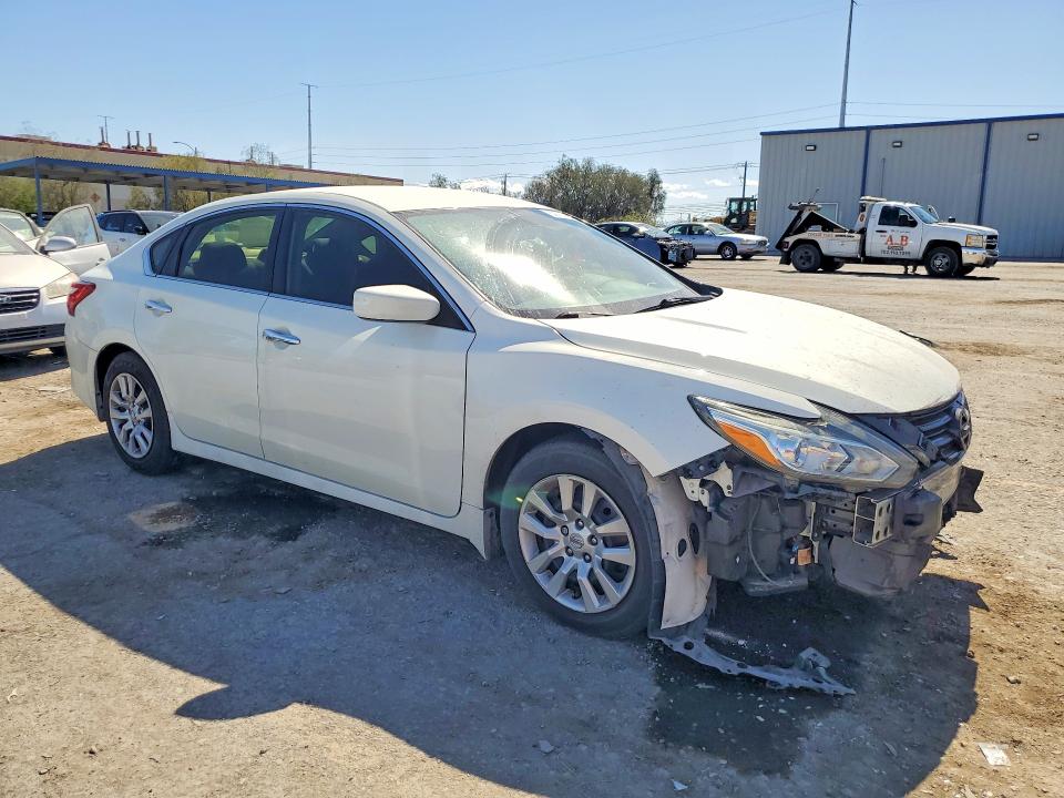 Продажа на аукционе авто 2017 Nissan Altima, vin: 1N4AL3AP0HC486494, номер лота: 52774156