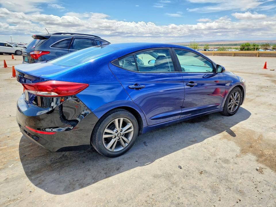 2017 Hyundai Elantra მანქანა იყიდება აუქციონზე, vin: 5NPD84LF5HH081951, აუქციონის ნომერი: 52188976
