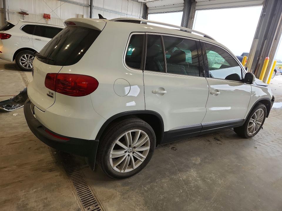 2016 Volkswagen Tiguan მანქანა იყიდება აუქციონზე, vin: WVGBV7AX2GW574875, აუქციონის ნომერი: 54645356
