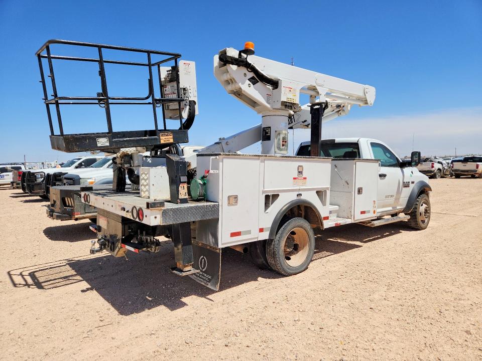 53344656 :رقم المزاد ، 3C7WRNBJ3JG243871 vin ، 2018 Ram 5500 مزاد بيع