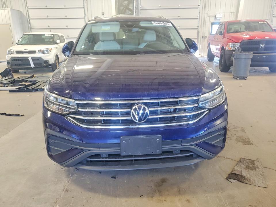 2022 Volkswagen Tiguan მანქანა იყიდება აუქციონზე, vin: 3VV2B7AX2NM148809, აუქციონის ნომერი: 53064686