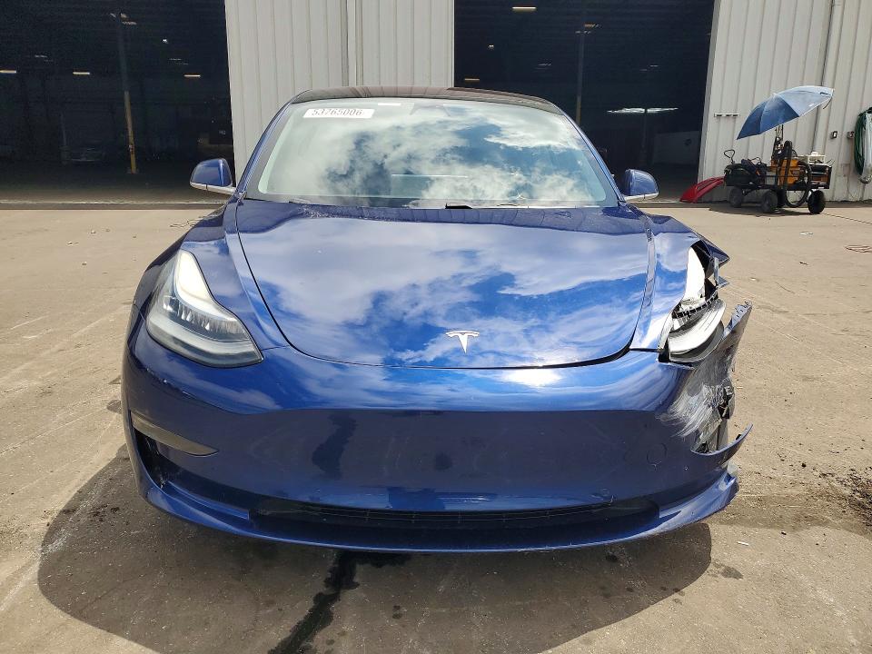 53765006 :رقم المزاد ، 5YJ3E1EA0JF005580 vin ، 2018 Tesla Model 3 مزاد بيع