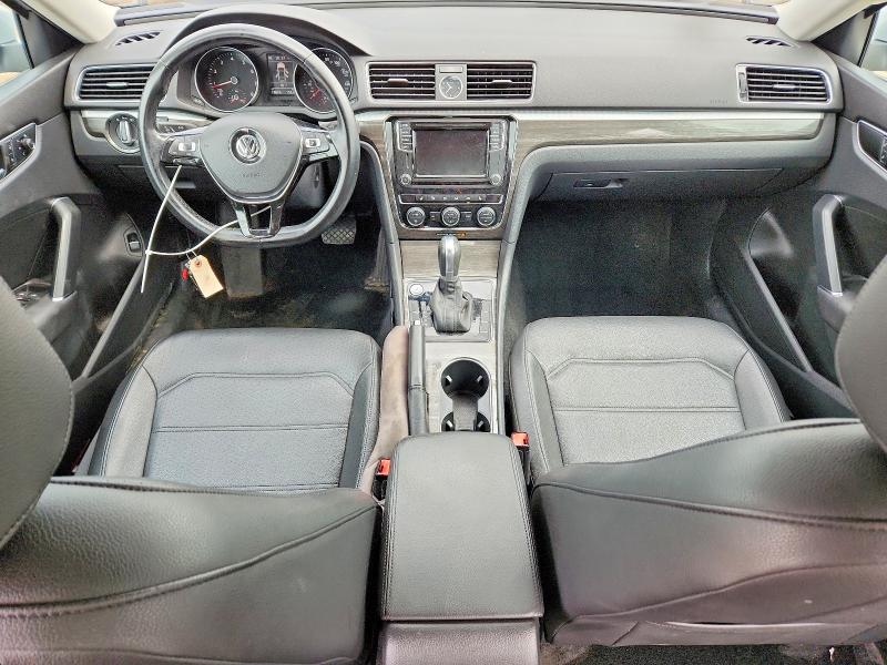 54173516 :رقم المزاد ، 1VWBT7A33HC030487 vin ، 2017 Volkswagen Passat مزاد بيع