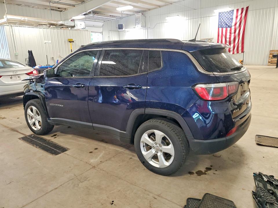 54781176 :رقم المزاد ، 3C4NJDBBXHT688726 vin ، 2017 Jeep Compass مزاد بيع