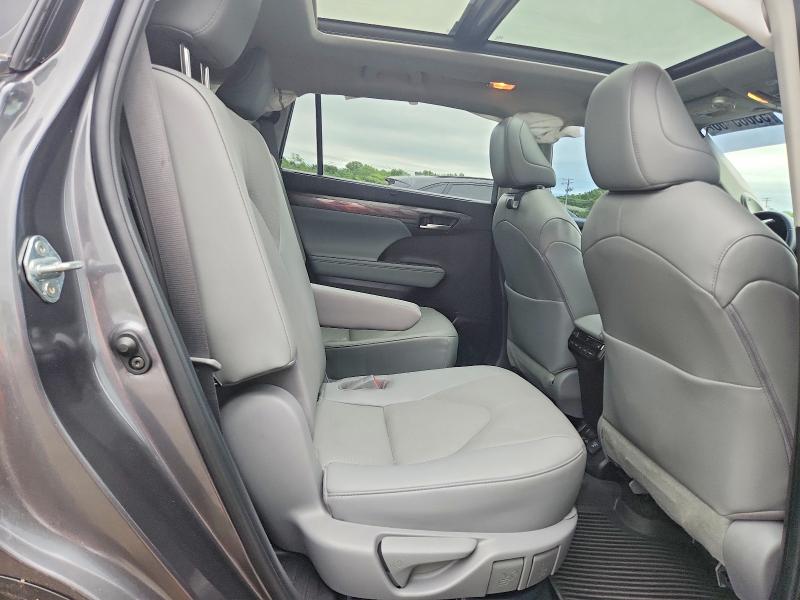 53665166 :رقم المزاد ، 5TDEBRCH6PS596986 vin ، 2023 Toyota Highlander Hybrid مزاد بيع
