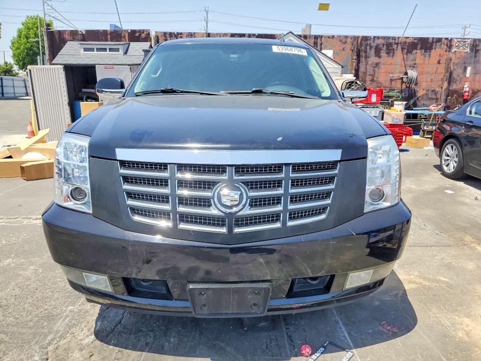 2011 Cadillac Escalade მანქანა იყიდება აუქციონზე, vin: 1GYS3EEJ4BR231670, აუქციონის ნომერი: 53968796