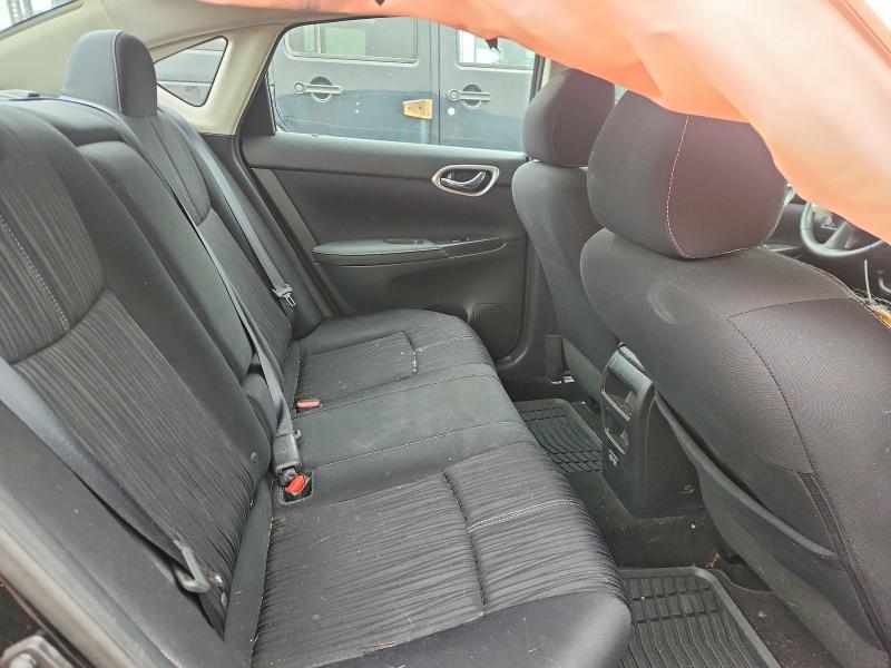 53233366 :رقم المزاد ، 3N1AB7AP1JY321896 vin ، 2018 Nissan Sentra مزاد بيع