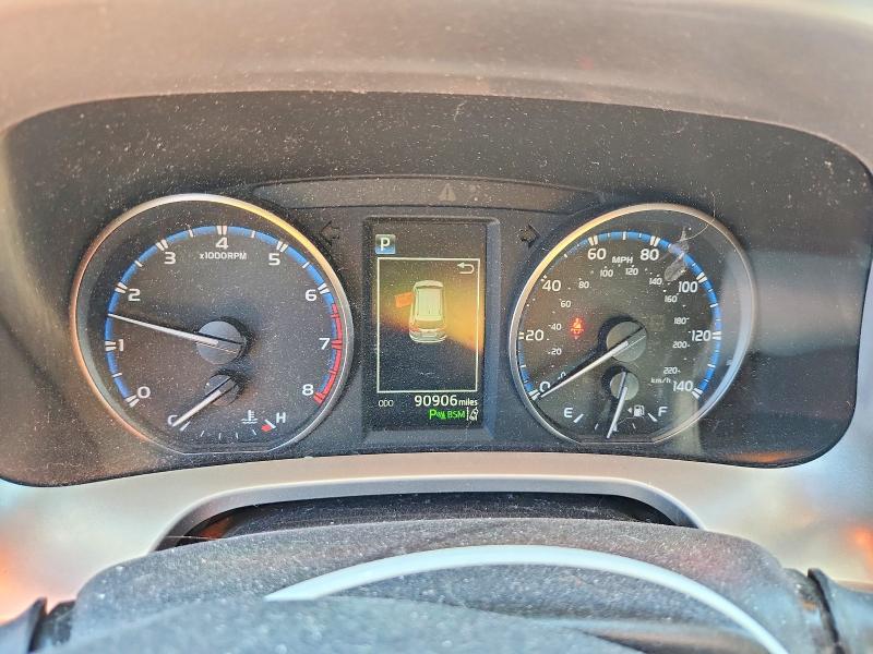 Продажа на аукционе авто 2018 Toyota Rav4, vin: JTMRFREV5JD227631, номер лота: 54783826