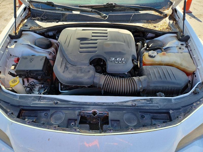 Продажа на аукционе авто 2018 Chrysler 300, vin: 2C3CCABGXJH127327, номер лота: 54299526