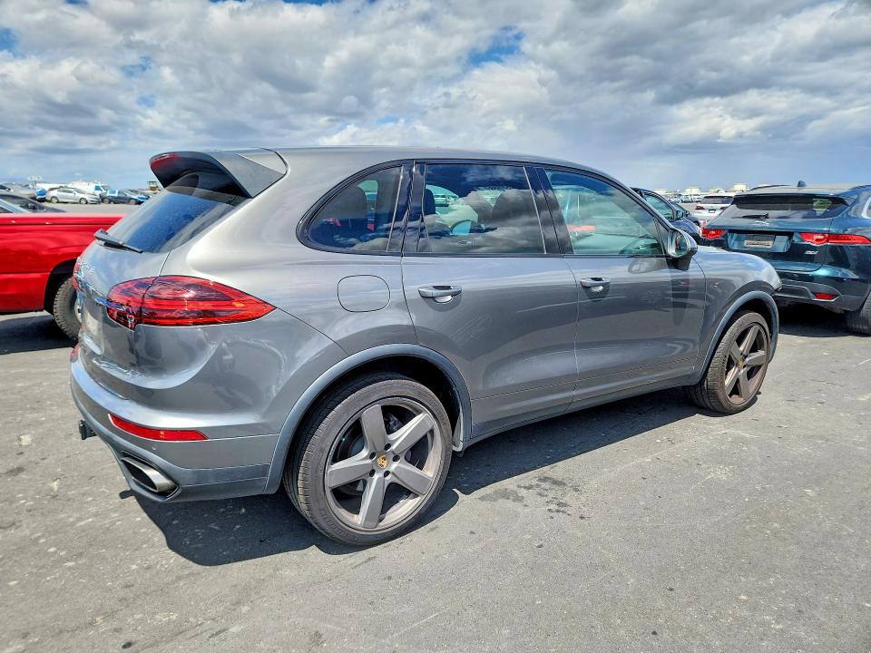 54527656 :رقم المزاد ، WP1AA2A23GKA15246 vin ، 2016 Porsche Cayenne مزاد بيع