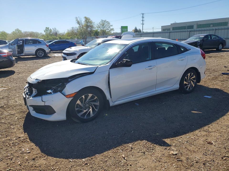Продаж на аукціоні авто 2018 Honda Civic, vin: 19XFC2F7XJE018984, номер лоту: 53643836
