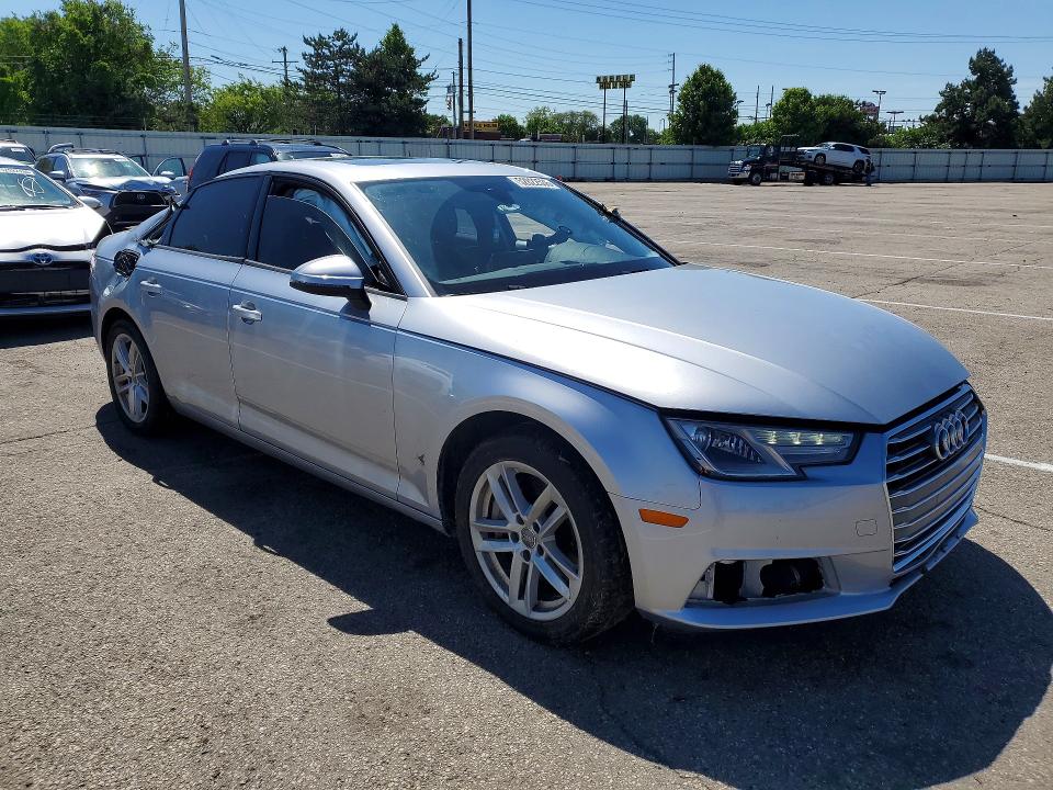 Продаж на аукціоні авто 2017 Audi A4, vin: WAUANAF44HN032127, номер лоту: 52822536