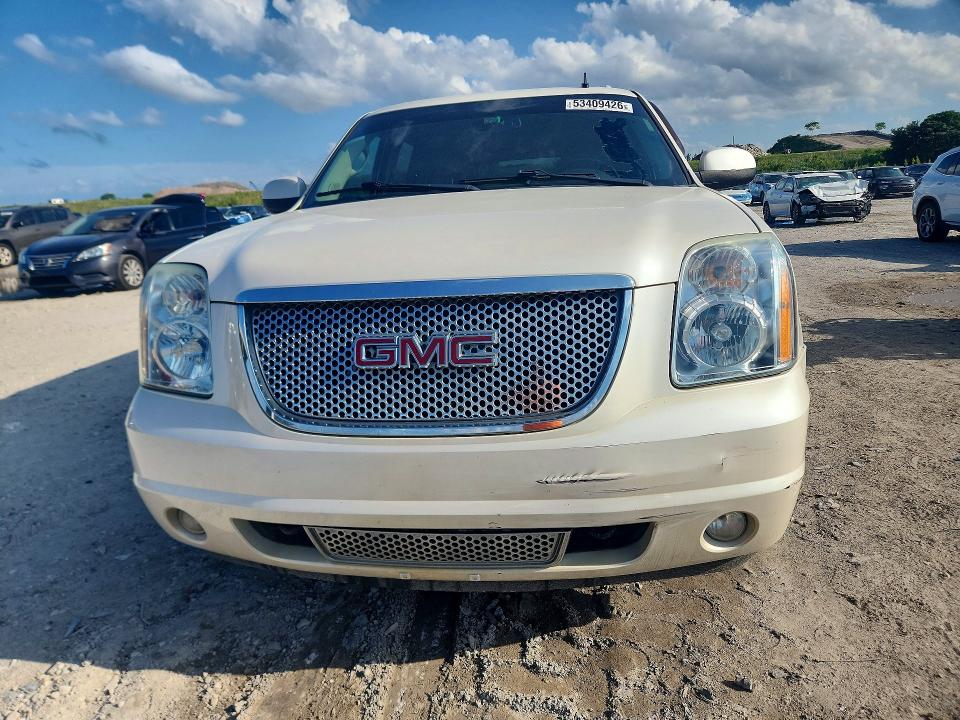 2013 Gmc Yukon Xl მანქანა იყიდება აუქციონზე, vin: 1GKS1MEF6DR359370, აუქციონის ნომერი: 53409426