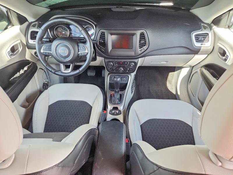 52477706 :رقم المزاد ، 3C4NJCBBXJT181938 vin ، 2018 Jeep Compass مزاد بيع