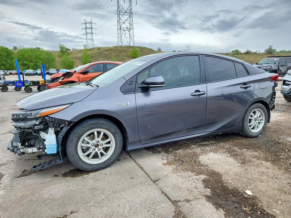 2017 Toyota Prius Prime მანქანა იყიდება აუქციონზე, vin: JTDKARFP9H3017596, აუქციონის ნომერი: 55018916