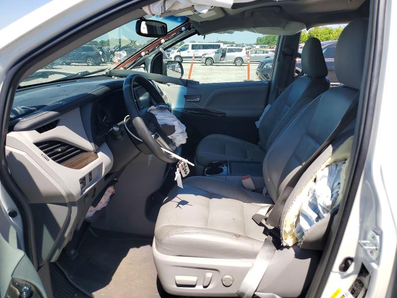 53788906 :رقم المزاد ، 5TDYZ3DC2HS821415 vin ، 2017 Toyota Sienna مزاد بيع
