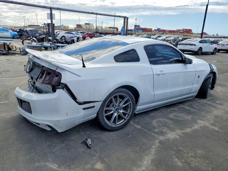 Продажа на аукционе авто 2014 Ford Mustang, vin: 1ZVBP8AM6E5245820, номер лота: 52618916