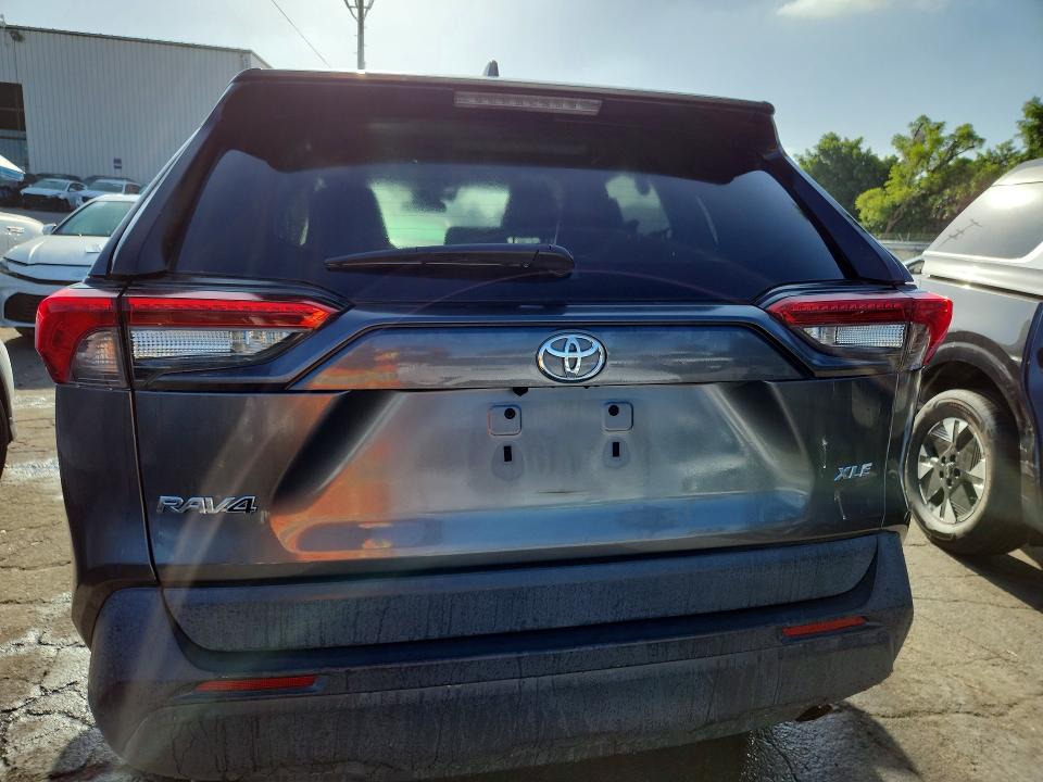 2021 Toyota Rav4 მანქანა იყიდება აუქციონზე, vin: 2T3C1RFV5MC135057, აუქციონის ნომერი: 50662906