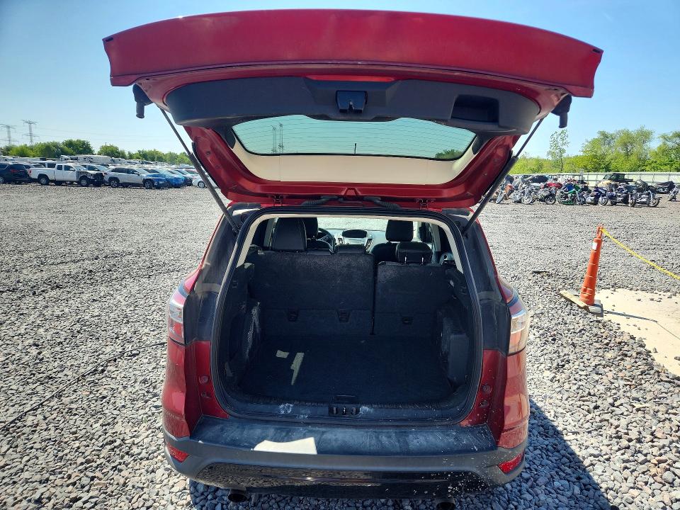 Продажа на аукционе авто 2018 Ford Escape, vin: 1FMCU0GD7JUD37460, номер лота: 52923386