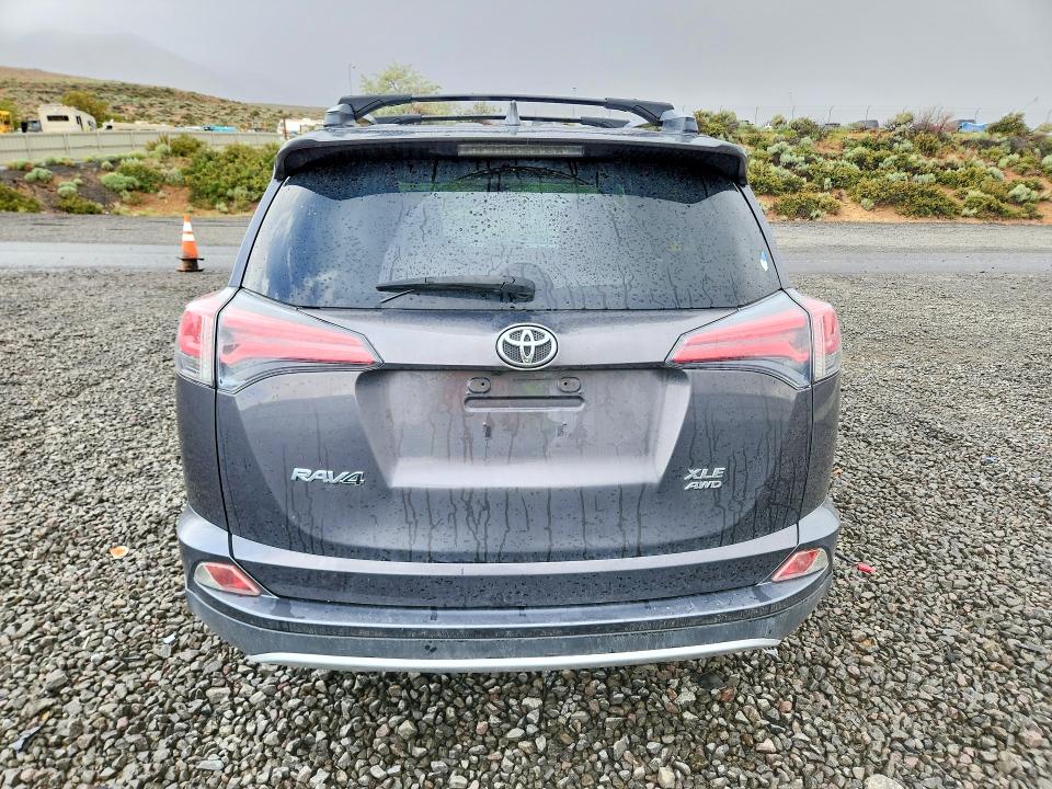 Продаж на аукціоні авто 2017 Toyota Rav4, vin: JTMRFREV6HJ157049, номер лоту: 55556056