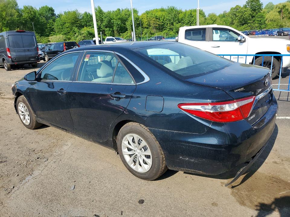 53719346 :رقم المزاد ، 4T1BF1FK4HU737806 vin ، 2017 Toyota Camry مزاد بيع